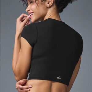Brand new ALO YOGA Crop tight short sleeve